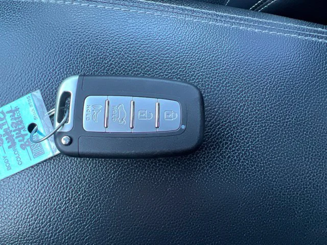 Used 2021 White Kia EX image 32