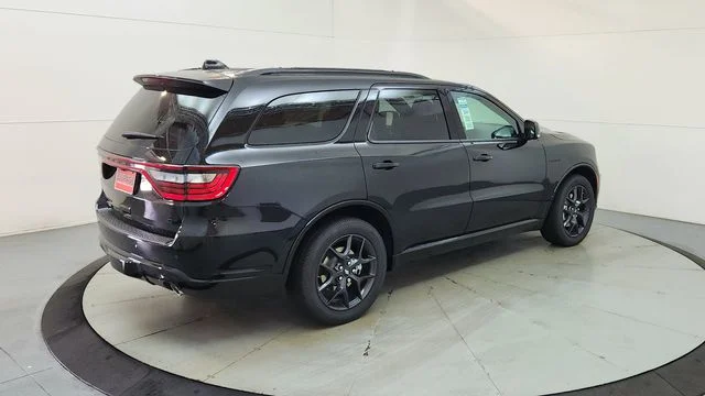 New 2026 Diamond Black Clear-Coat Exterior Paint Dodge GT Plus HEMI V8 image 10