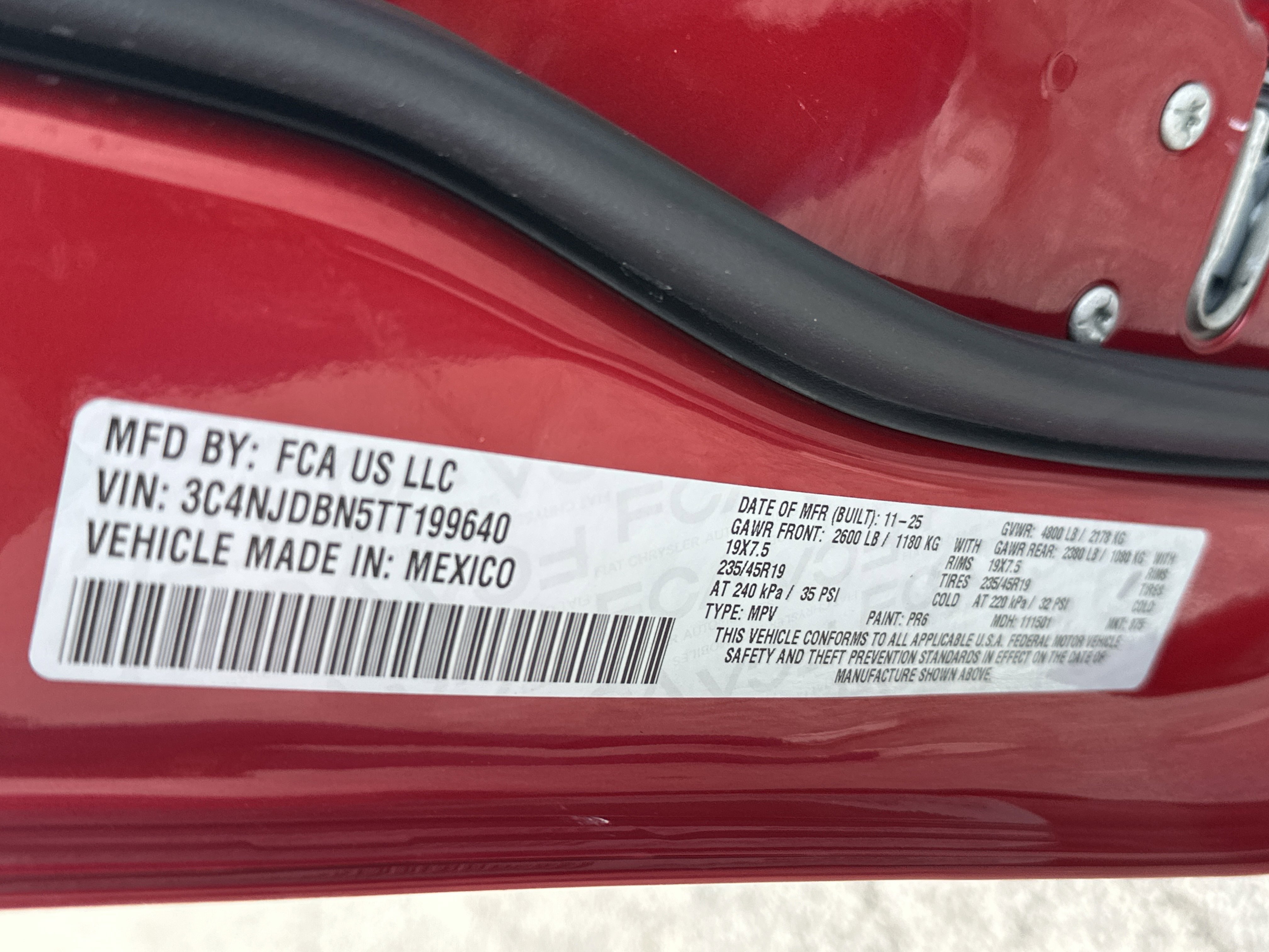New 2026 Red Hot Pearl-Coat Exterior Paint Jeep Latitude Altitude image 34