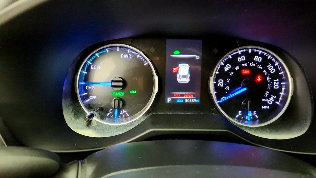 Used 2022 Magnetic Gray Metallic Toyota Hybrid SE AWD w/ Weather Pkg, Moonroof & Power Liftgate image 14