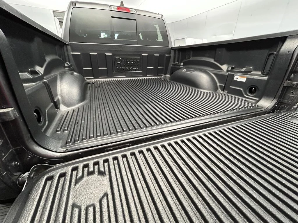 Used 2023 Granite Crystal Metallic Clearcoat Ram Big Horn/Lone Star image 39