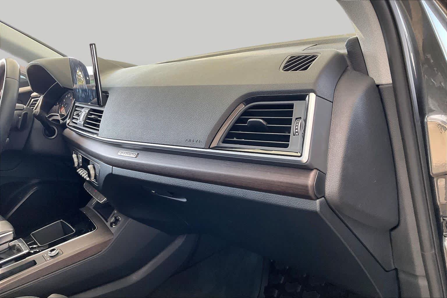 Used 2024 Daytona Gray Pearl Effect Audi S line Premium image 19