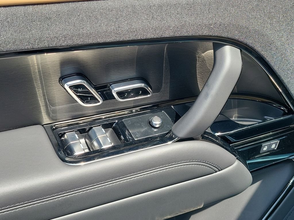 New 2026 Giola Green LAND ROVER Dynamic SE image 24