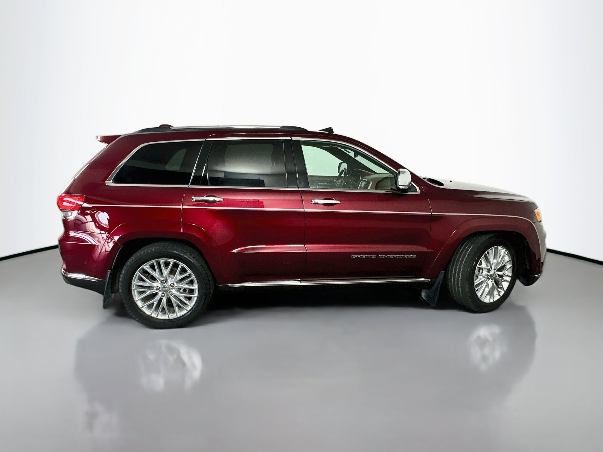 Used 2017 Velvet Red Pearlcoat Jeep Summit image 8
