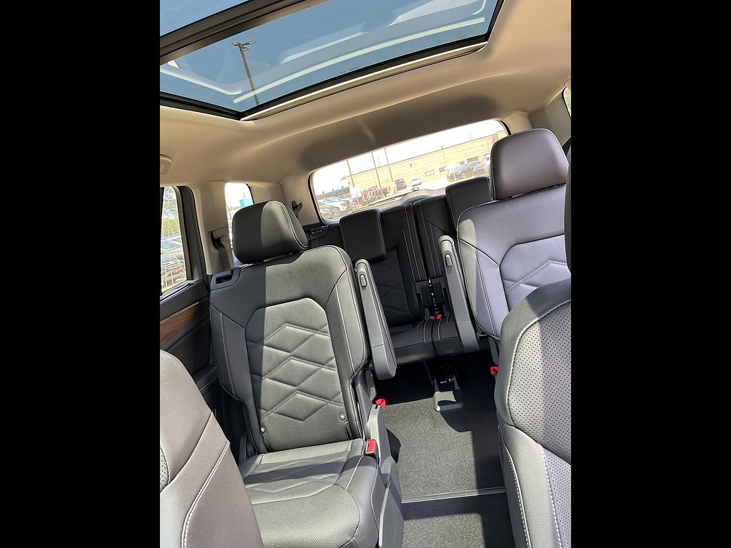 New 2026 Pure Gray Volkswagen SE 4Motion image 9