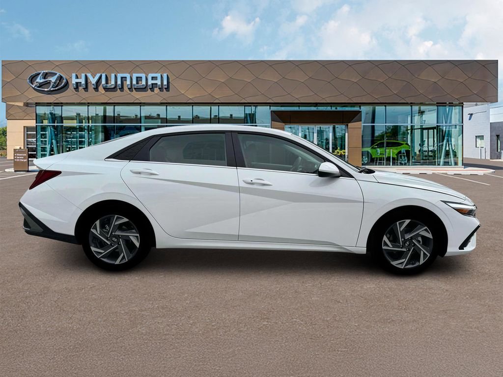 2025 Hyundai Elantra SEL - Photo 9