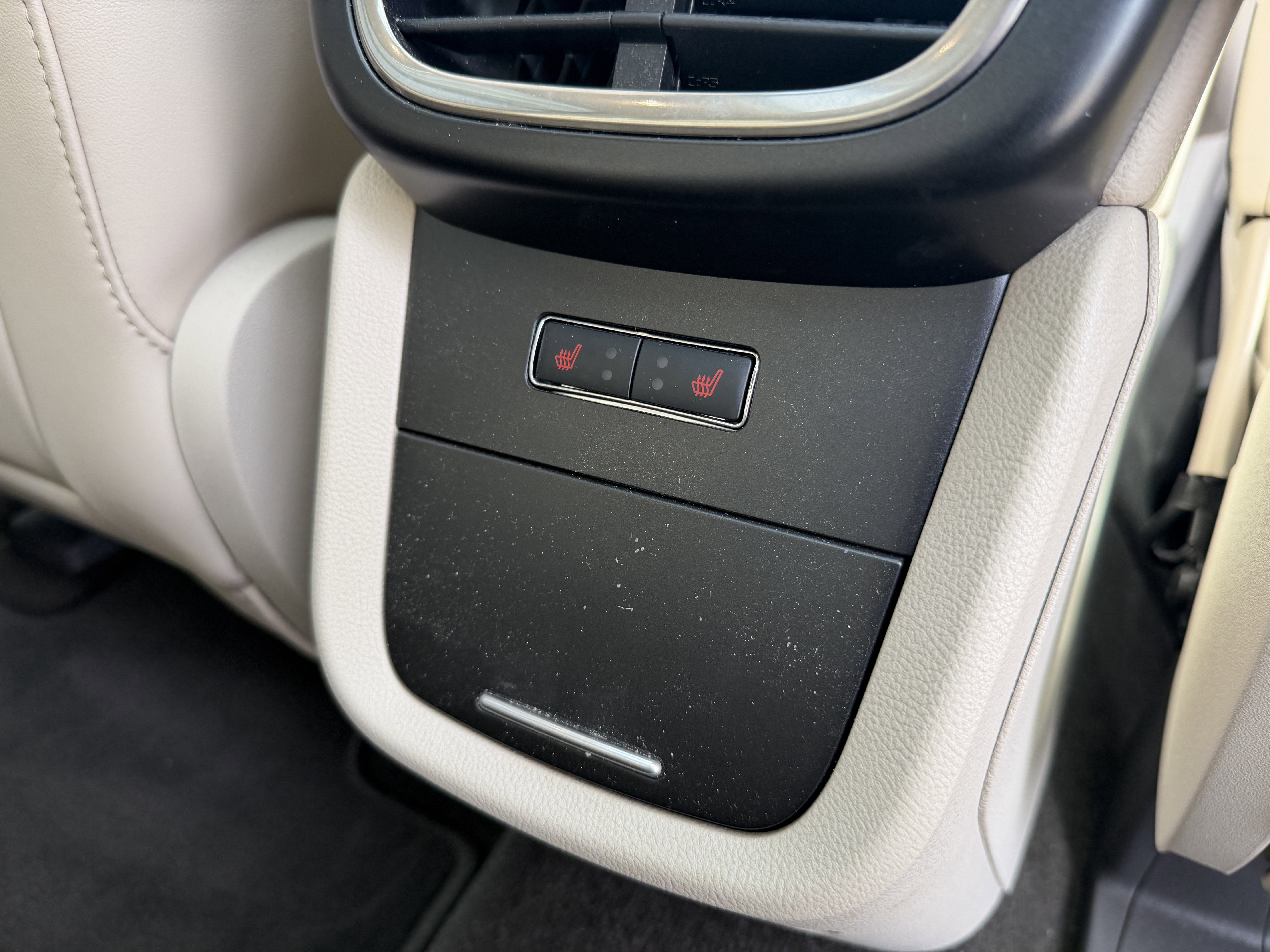 Used 2020 Pristine White Lincoln Reserve image 23