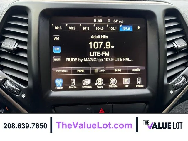 Used 2016 Red Jeep Latitude image 15