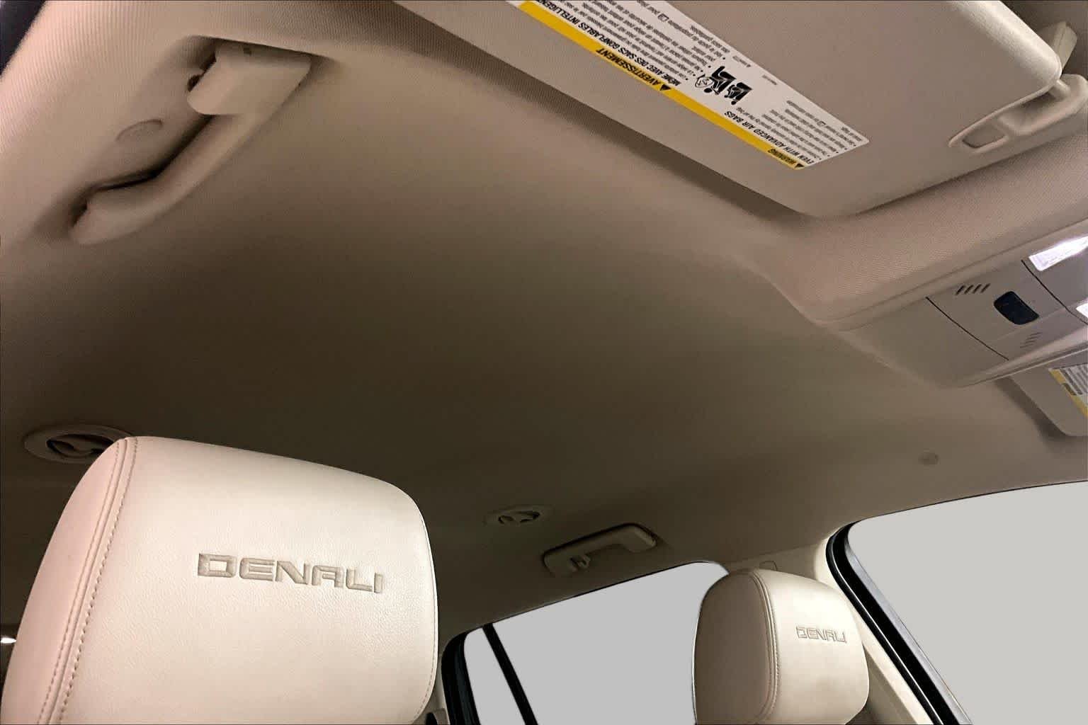 2023 GMC Acadia Denali - Photo 25