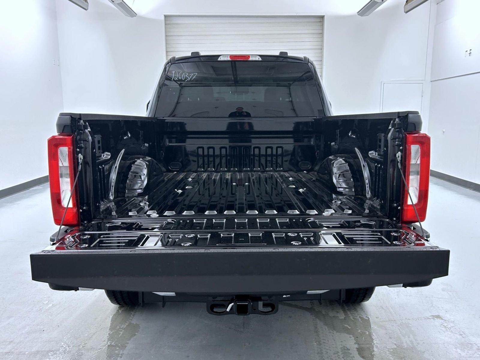 New 2026 Agate Black Metallic Ford XLT image 21