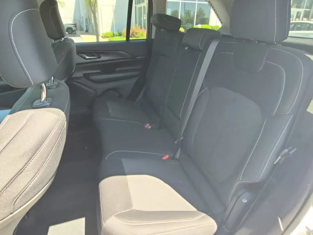 Used 2023 Bright White Clearcoat Jeep Laredo image 7