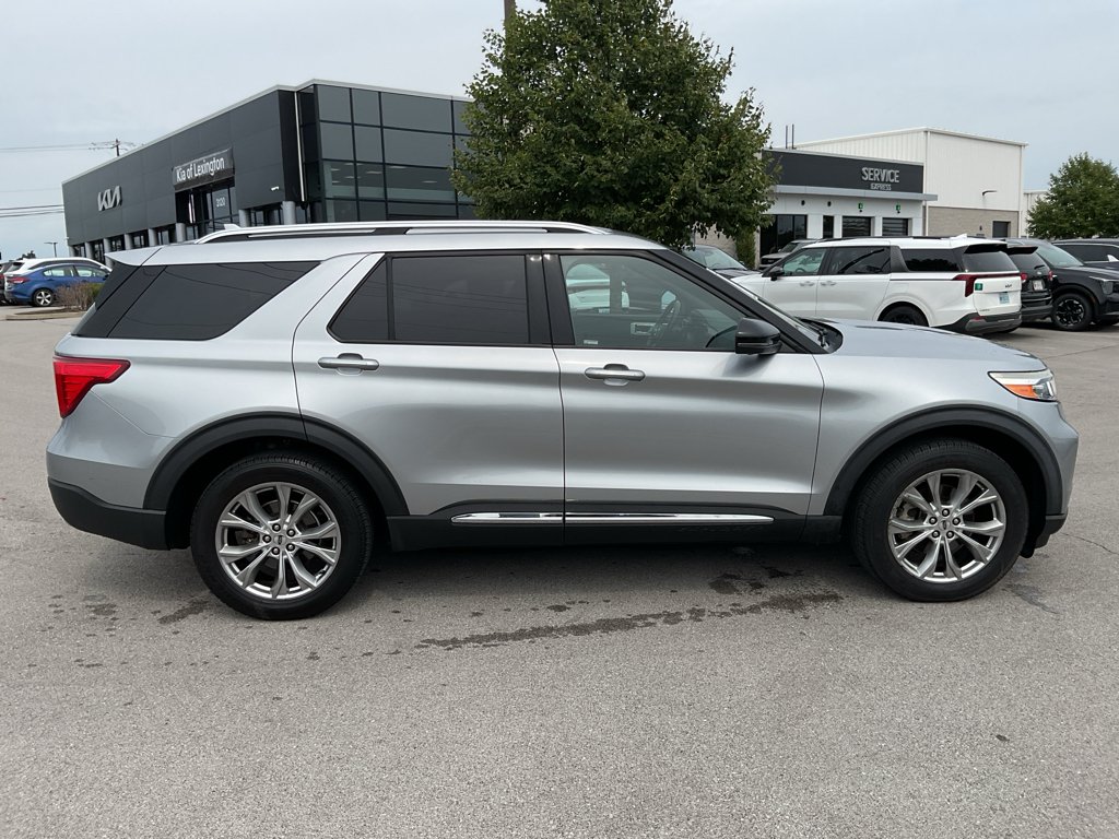 Used 2020 Iconic Silver Metallic Ford Limited image 10
