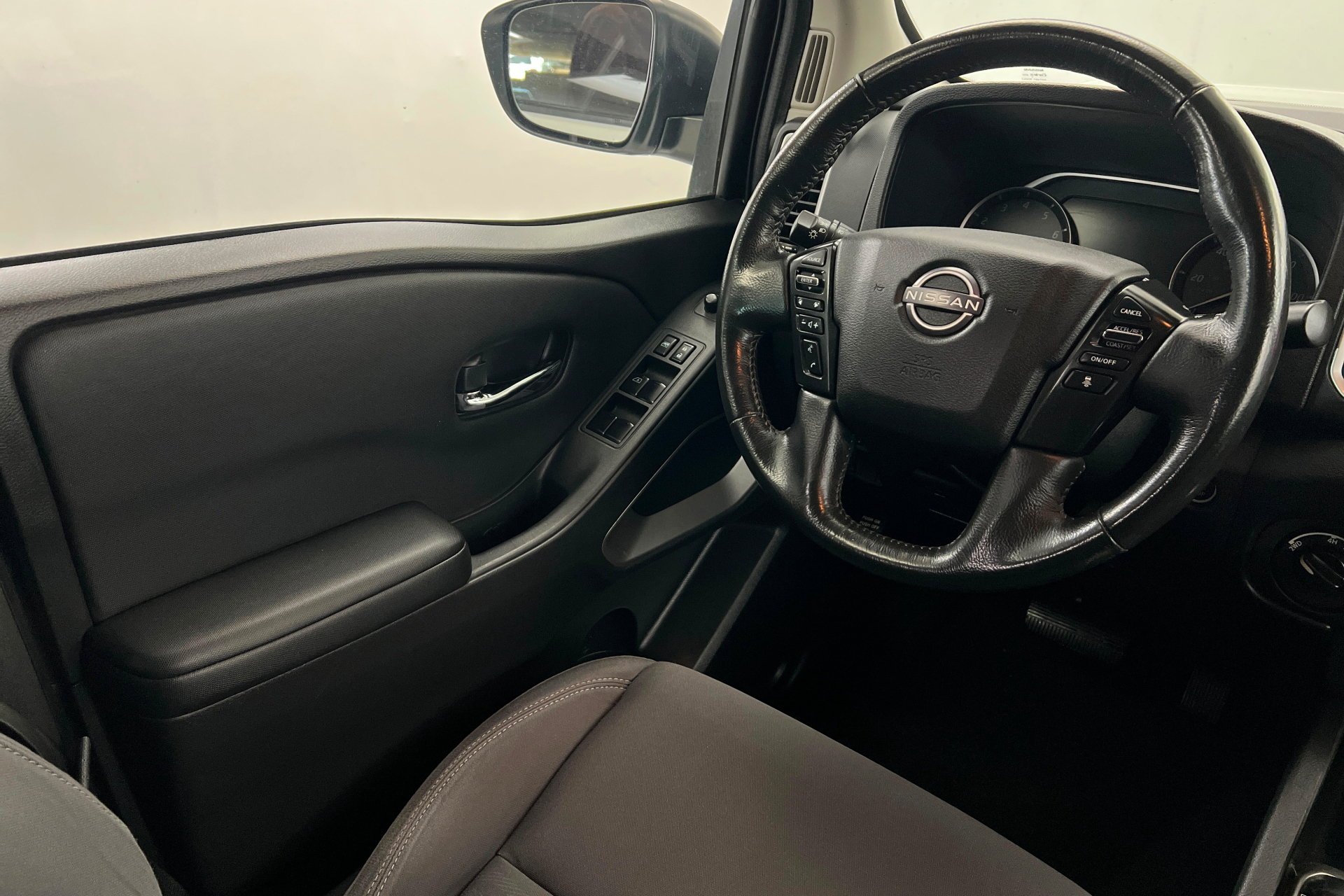 2024 Nissan Frontier SV - Photo 12
