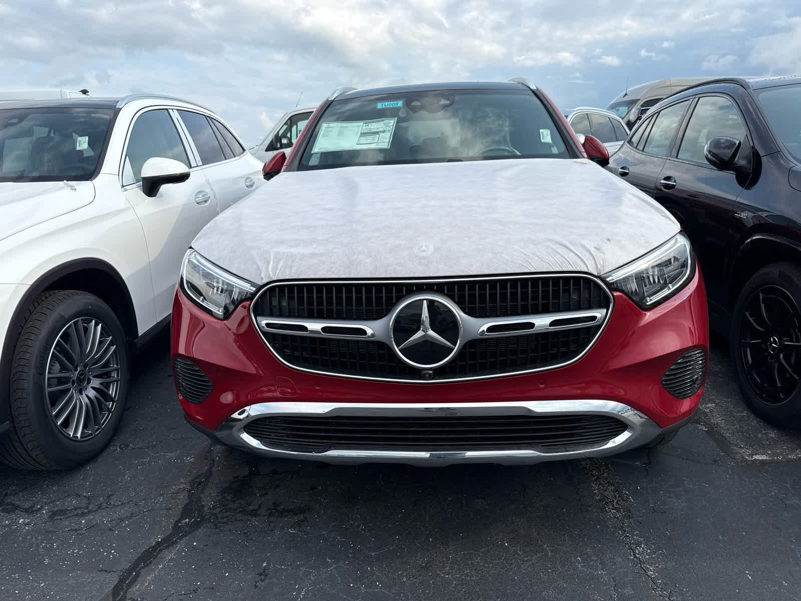 New 2027 MANUFAKTUR Patagonia Red Metallic Mercedes-Benz GLC 300 image 6