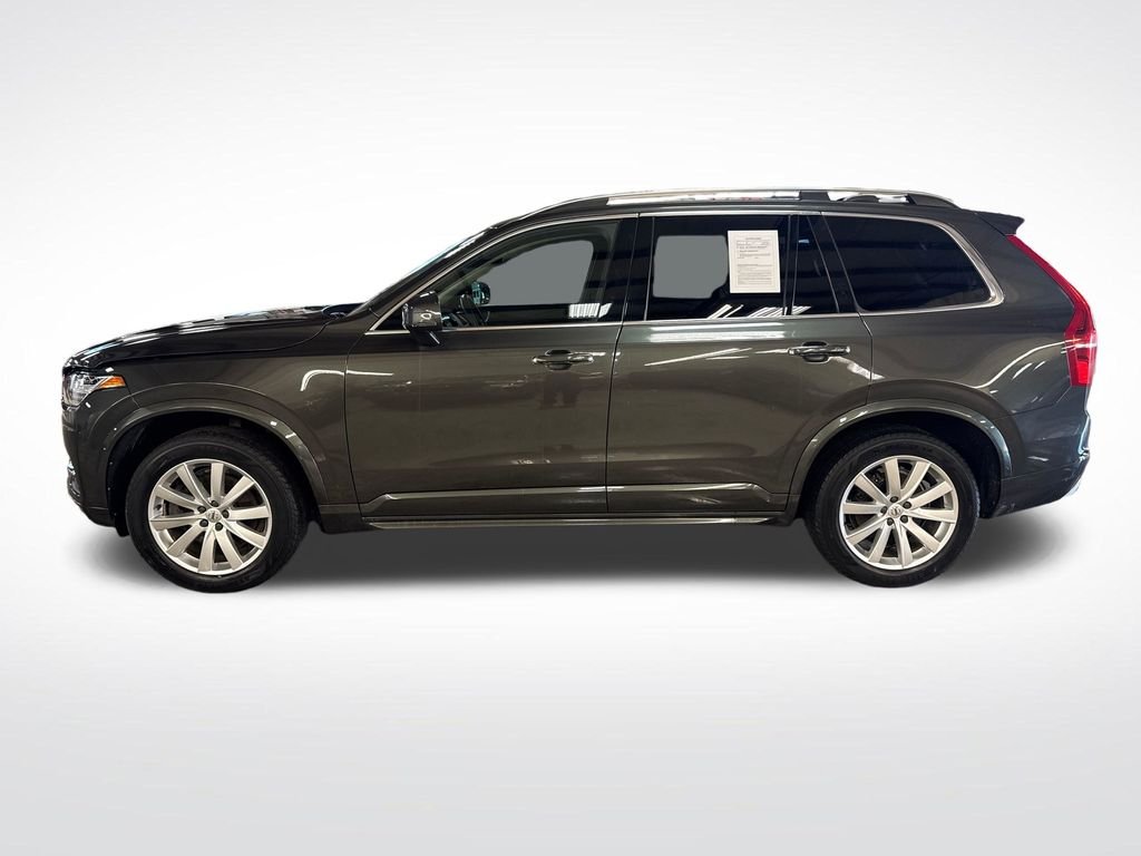 Used 2018 Green Volvo T5 Momentum image 2