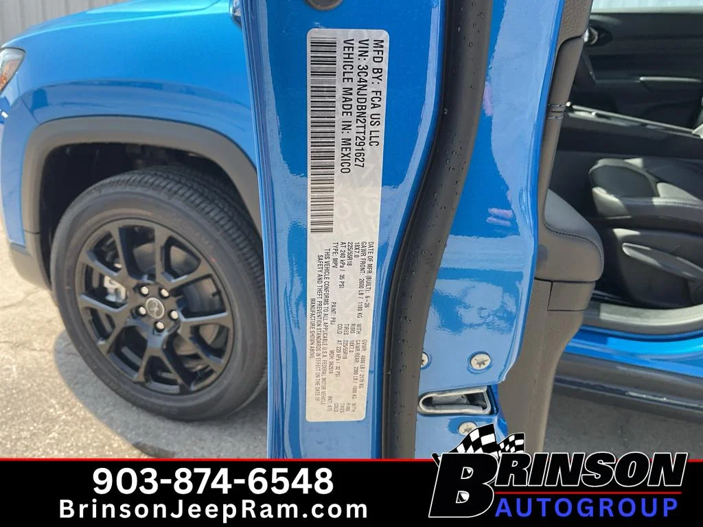 New 2026 Hydro Blue Pearlcoat Jeep Latitude Altitude image 18