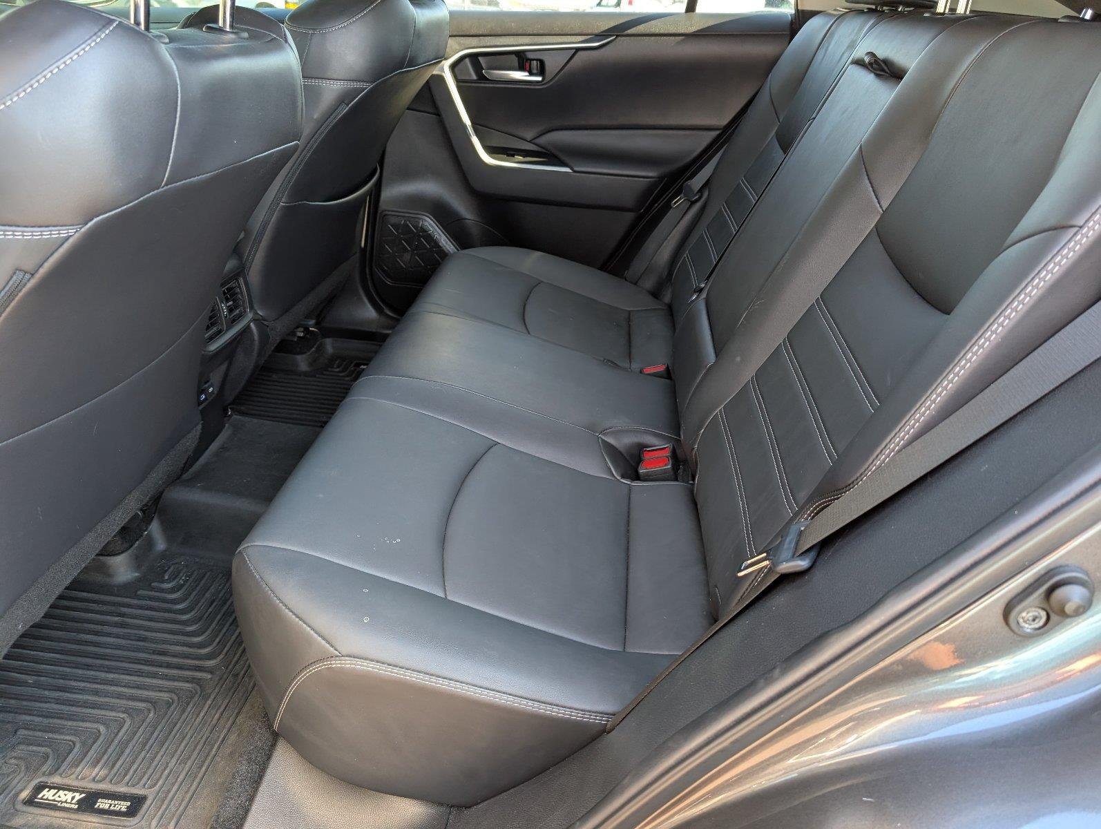 Used 2022 Magnetic Gray Metallic Toyota XLE Premium image 33