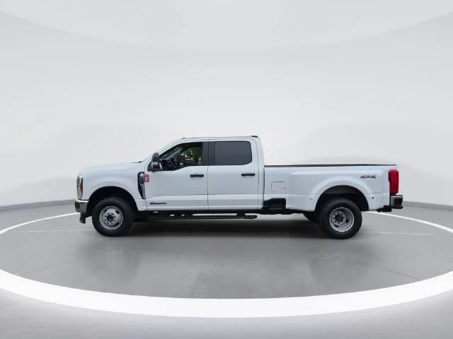 Used 2025 White Ford XLT image 5