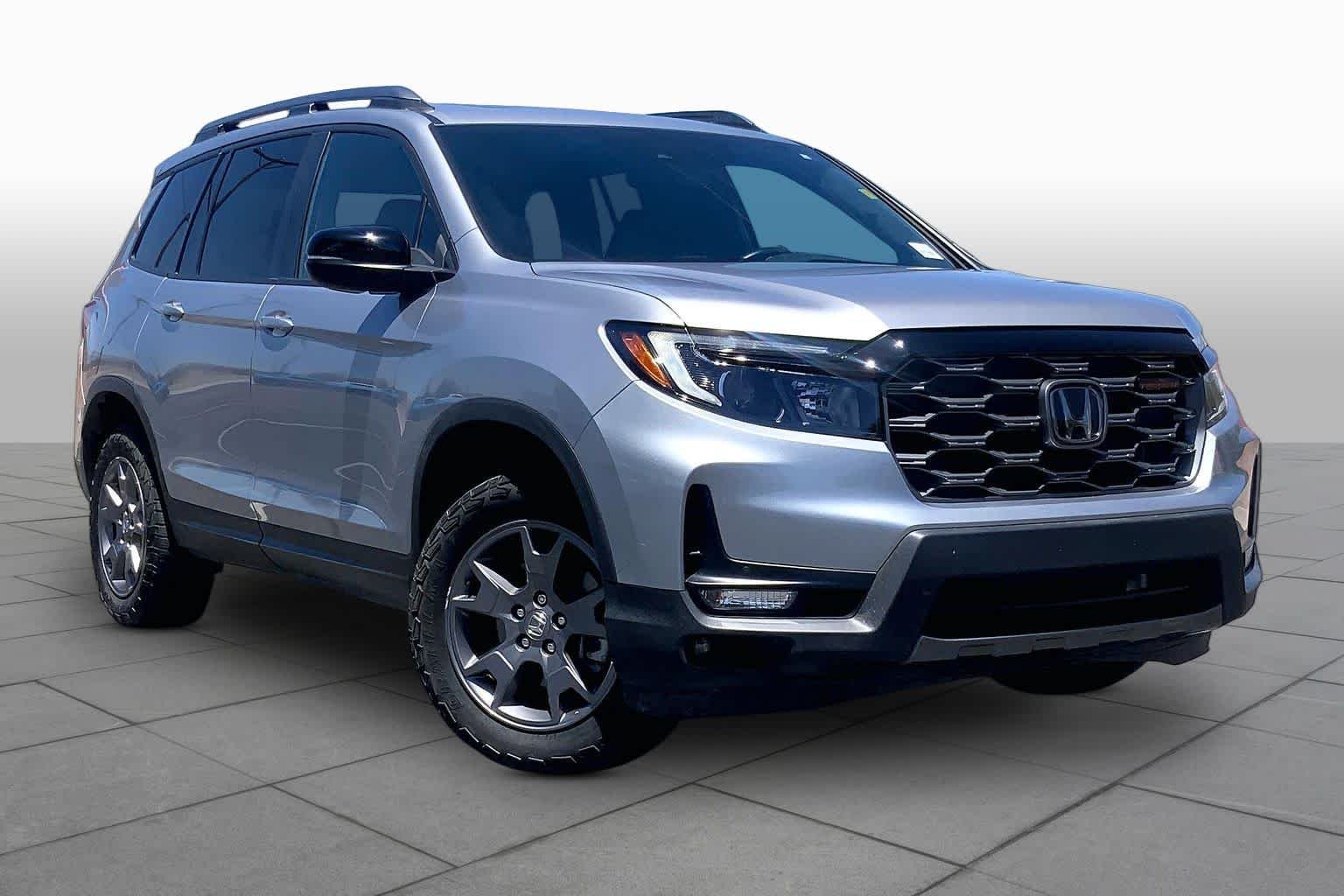 Used 2024 Lunar Silver Metallic Honda TrailSport image 3