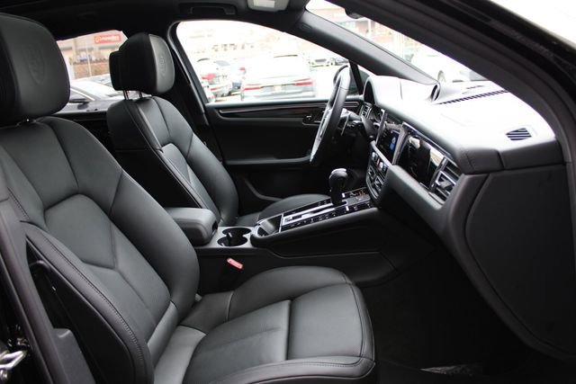 2026 Porsche Macan - Photo 25