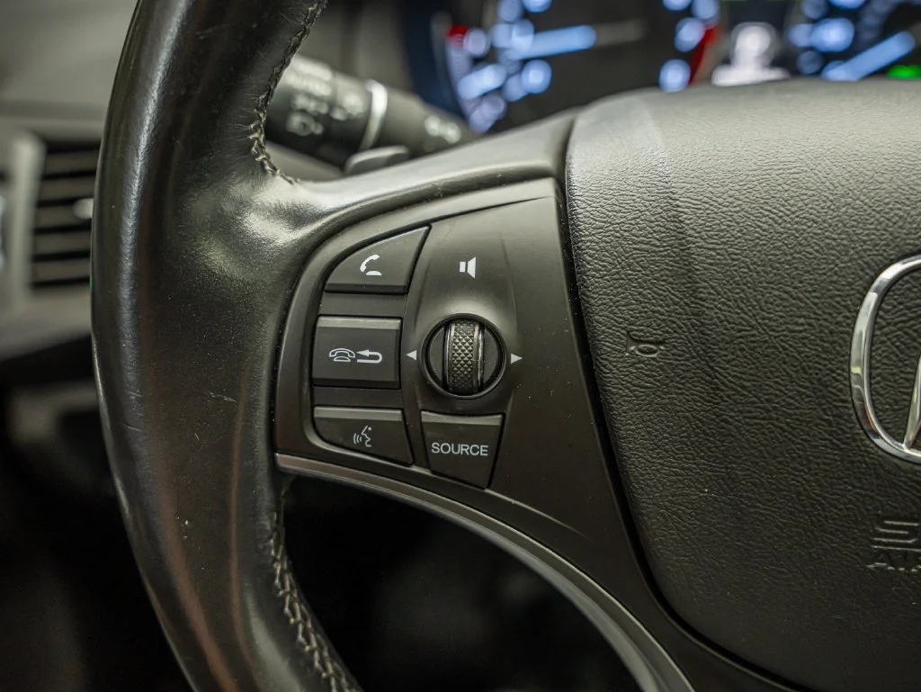 Used 2020 White Acura Technology image 28