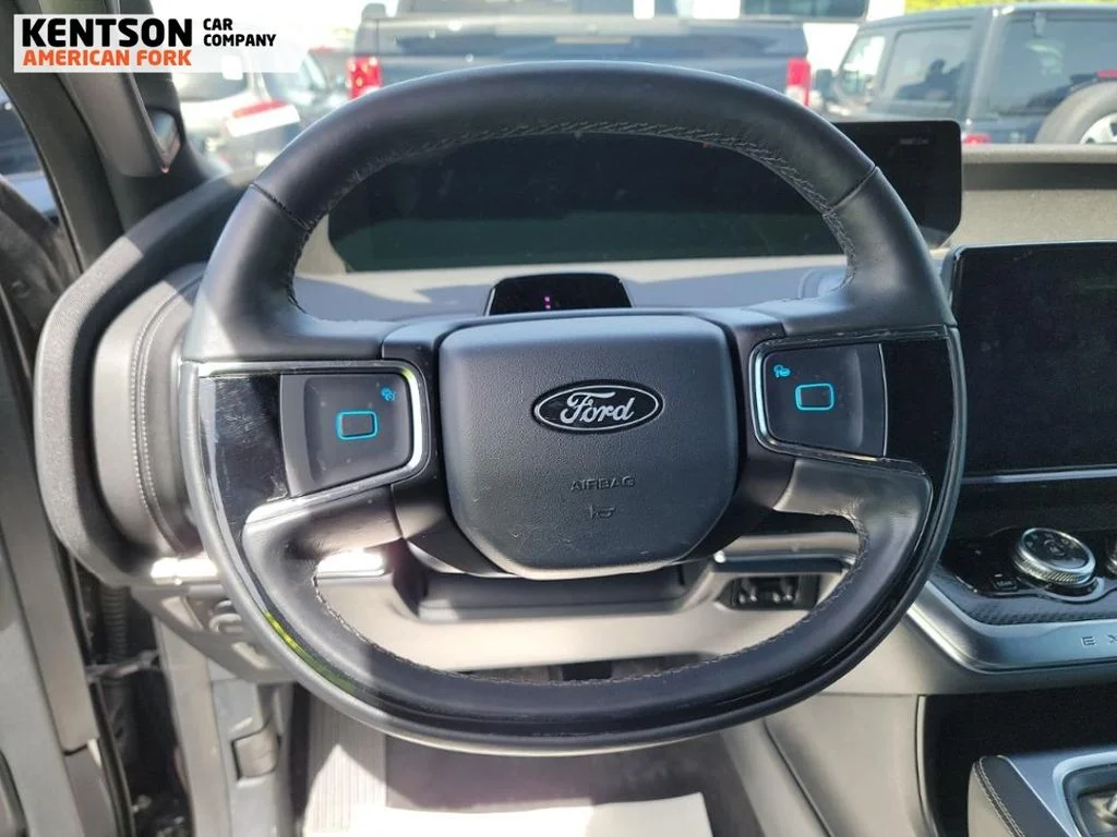 Used 2025 Gray Ford Platinum image 7