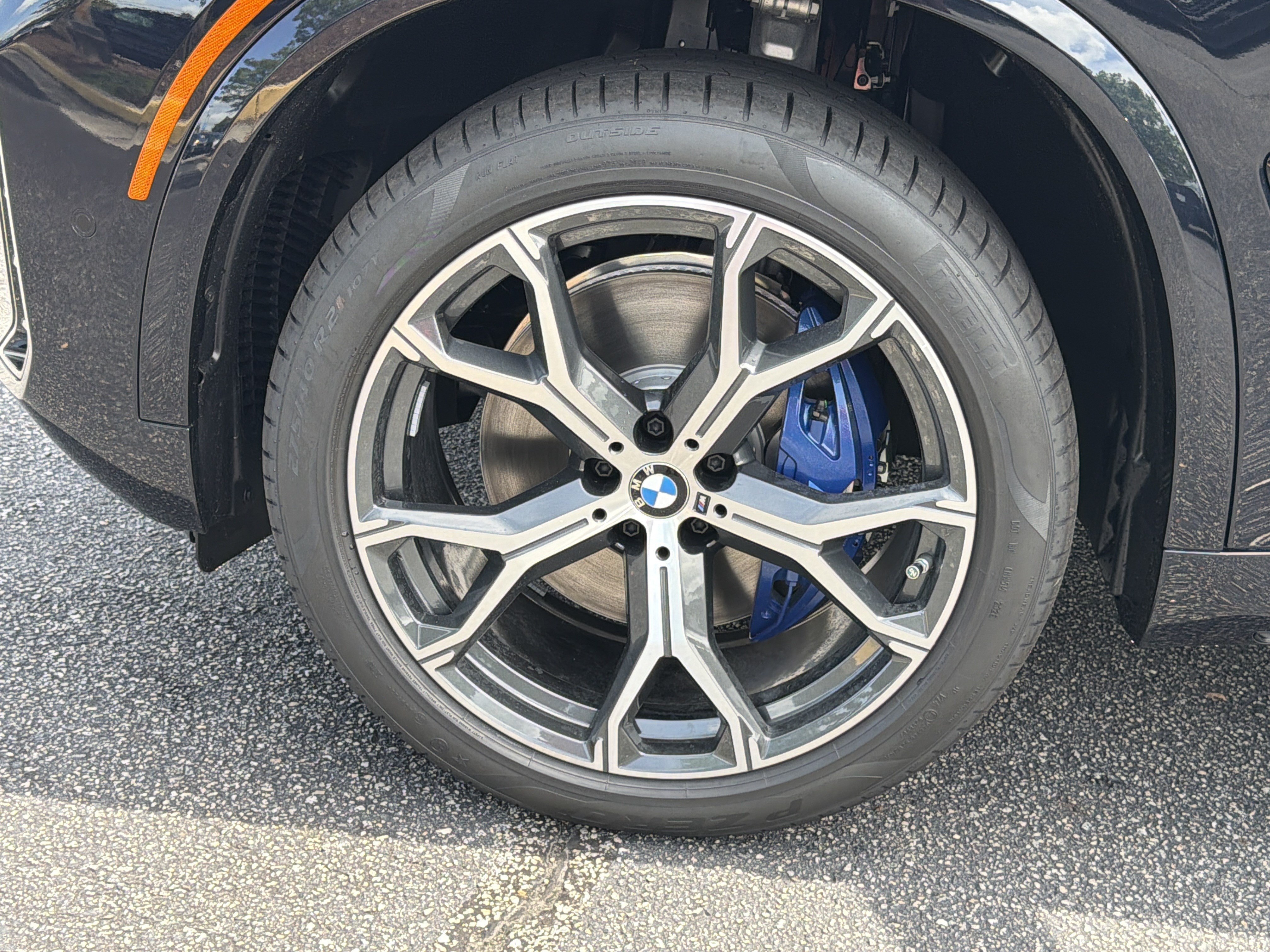 New 2026 Carbon Black Metallic BMW sDrive40i image 30