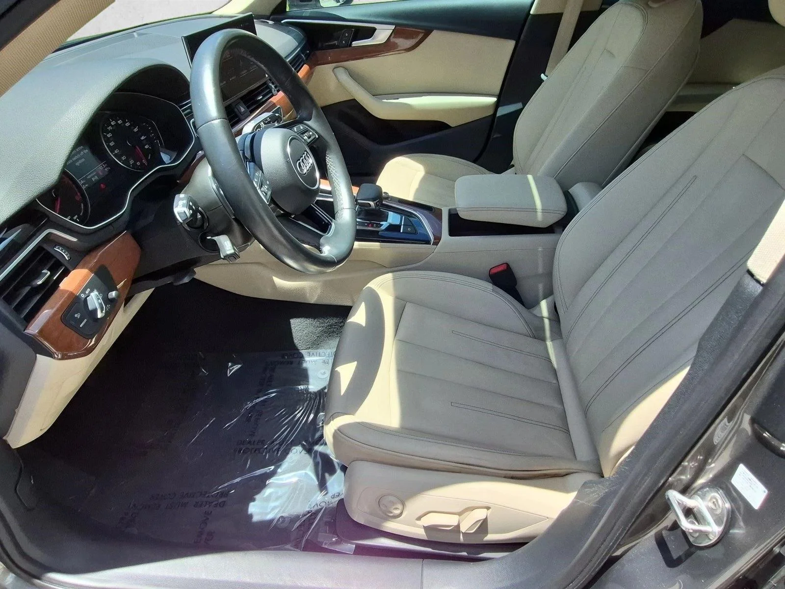 Used 2022 Florett Silver Metallic Audi Premium image 16