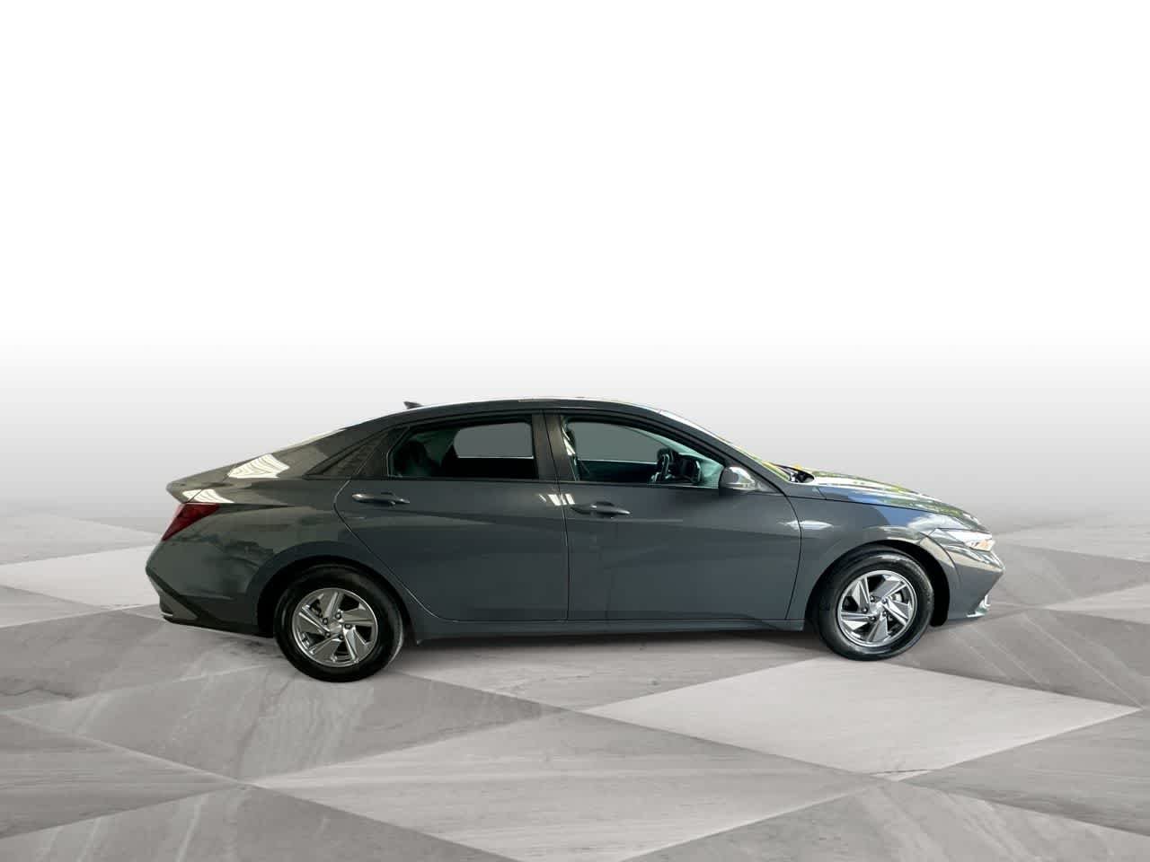 2026 Hyundai Elantra SE - Photo 9