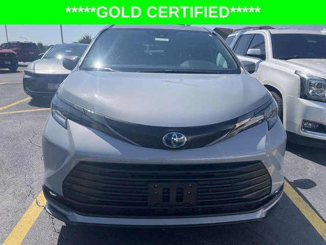 Certified Used 2022 CEMENT Toyota  image 11