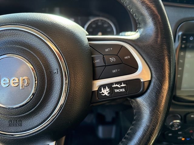 Used 2018 Blue Jeep Latitude image 24