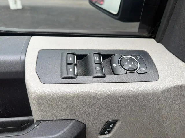 Used 2020 Black Metallic Ford XL image 12