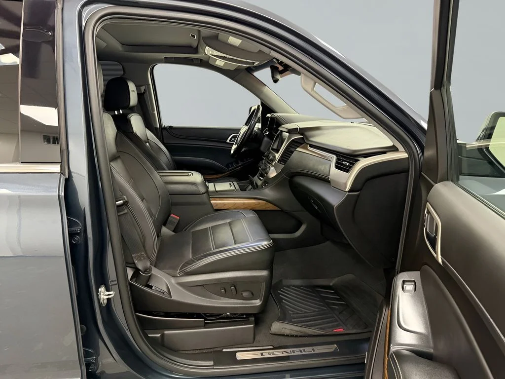 Used 2019 Blue GMC Denali image 15