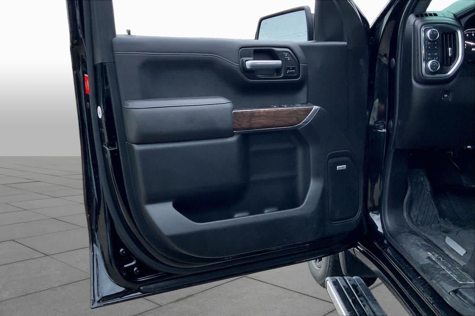 Used 2020 Onyx Black GMC Denali image 22