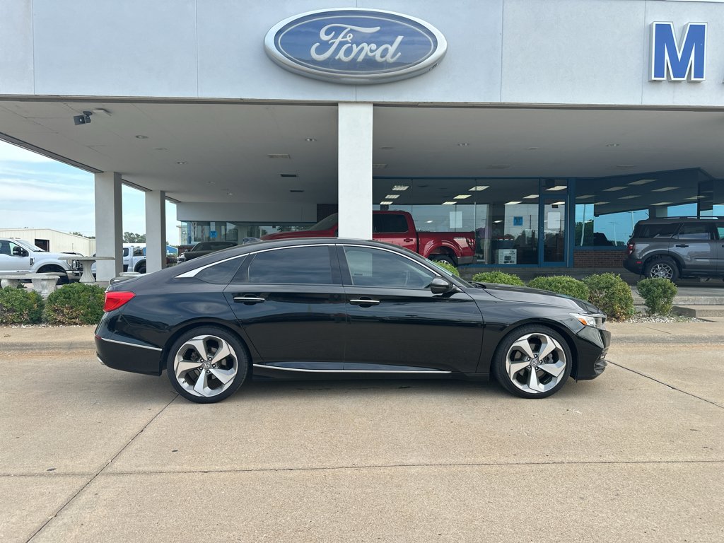 Used 2018 Crystal Black Pearl Honda Touring 1.5T image 12