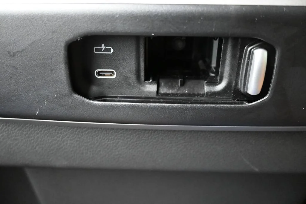 Used 2025 Black BMW xDrive40i image 19