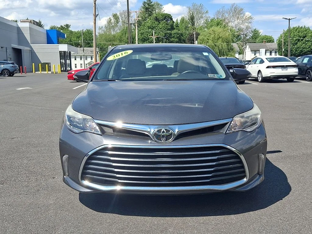 Used 2016 Gray Toyota XLE Premium image 2