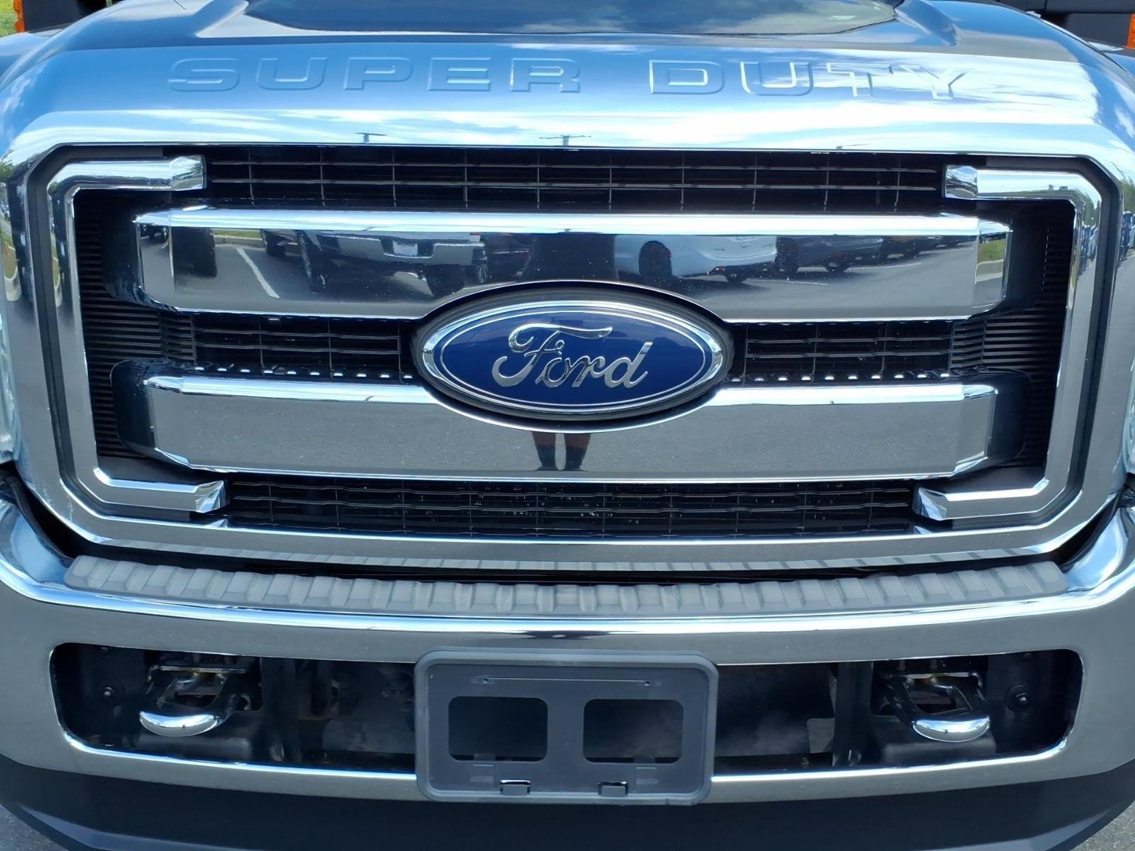 Used 2015  Ford Lariat image 13