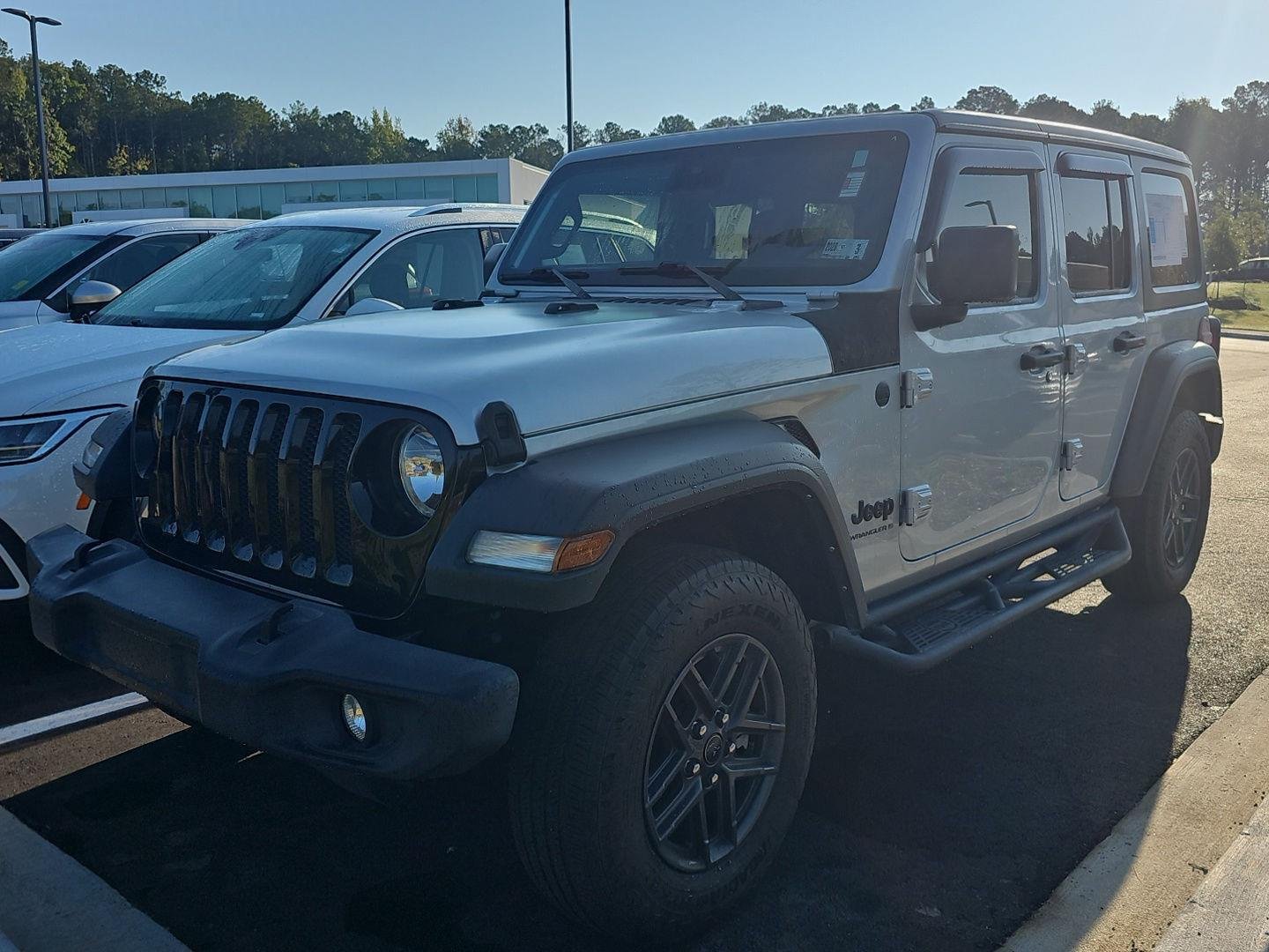 Used 2024 Silver Zynith Clearcoat Jeep Sport S image 2