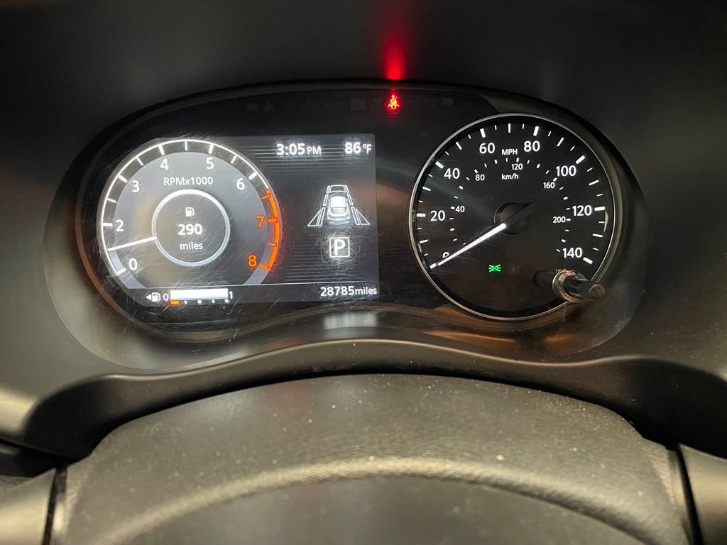 Used 2024 White Nissan SR image 7