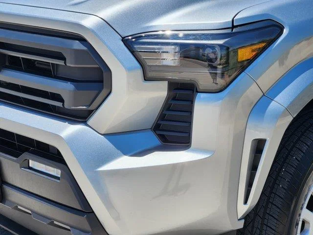 Used 2025 Celestial Silve Toyota SR5 4x2 Double Cab 5 ft. box image 9