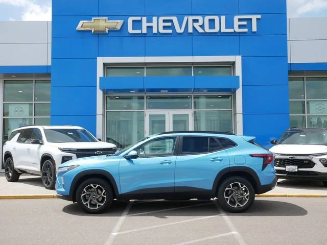Used 2025 Chevrolet Trax LT with VIN KL77LHEP5SC132809 for sale in Roseville, Minnesota
