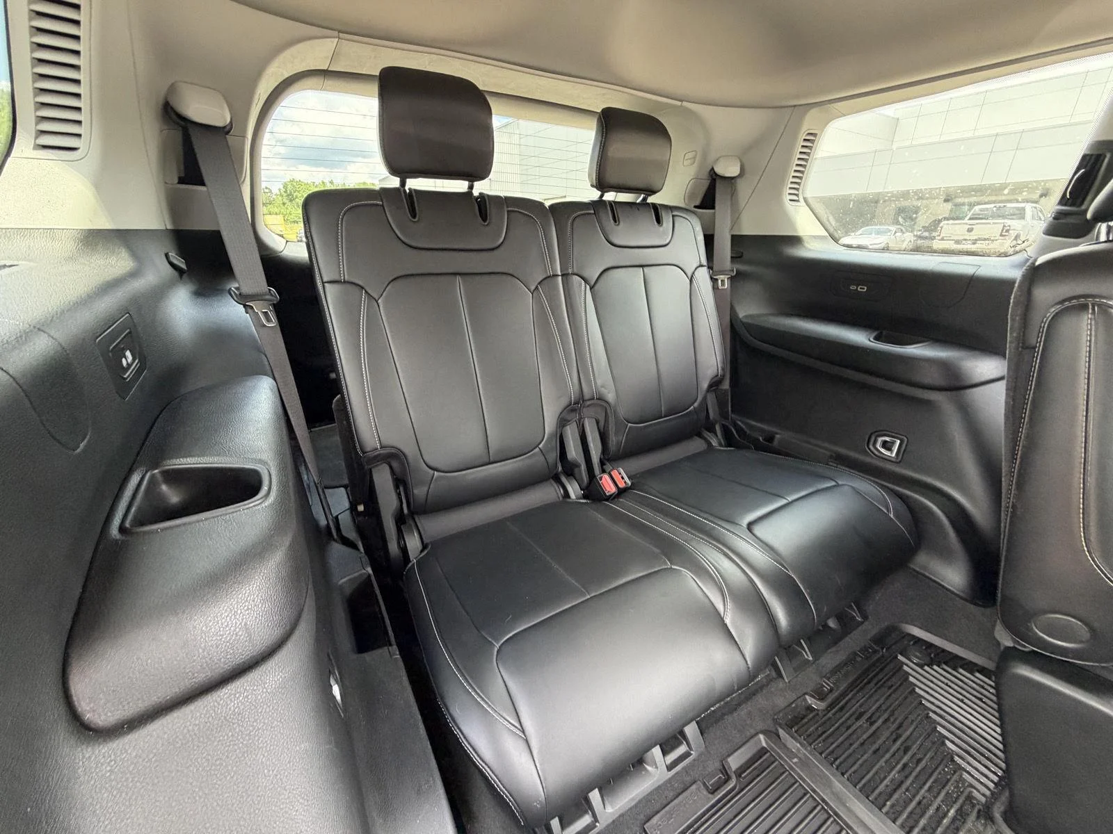 Used 2021 Diamond Black Crystal Pearlcoat Jeep Limited image 21