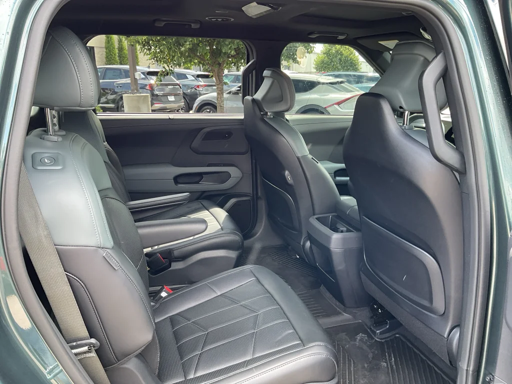 Used 2027 Black Jade Green Kia X-Line SX image 13