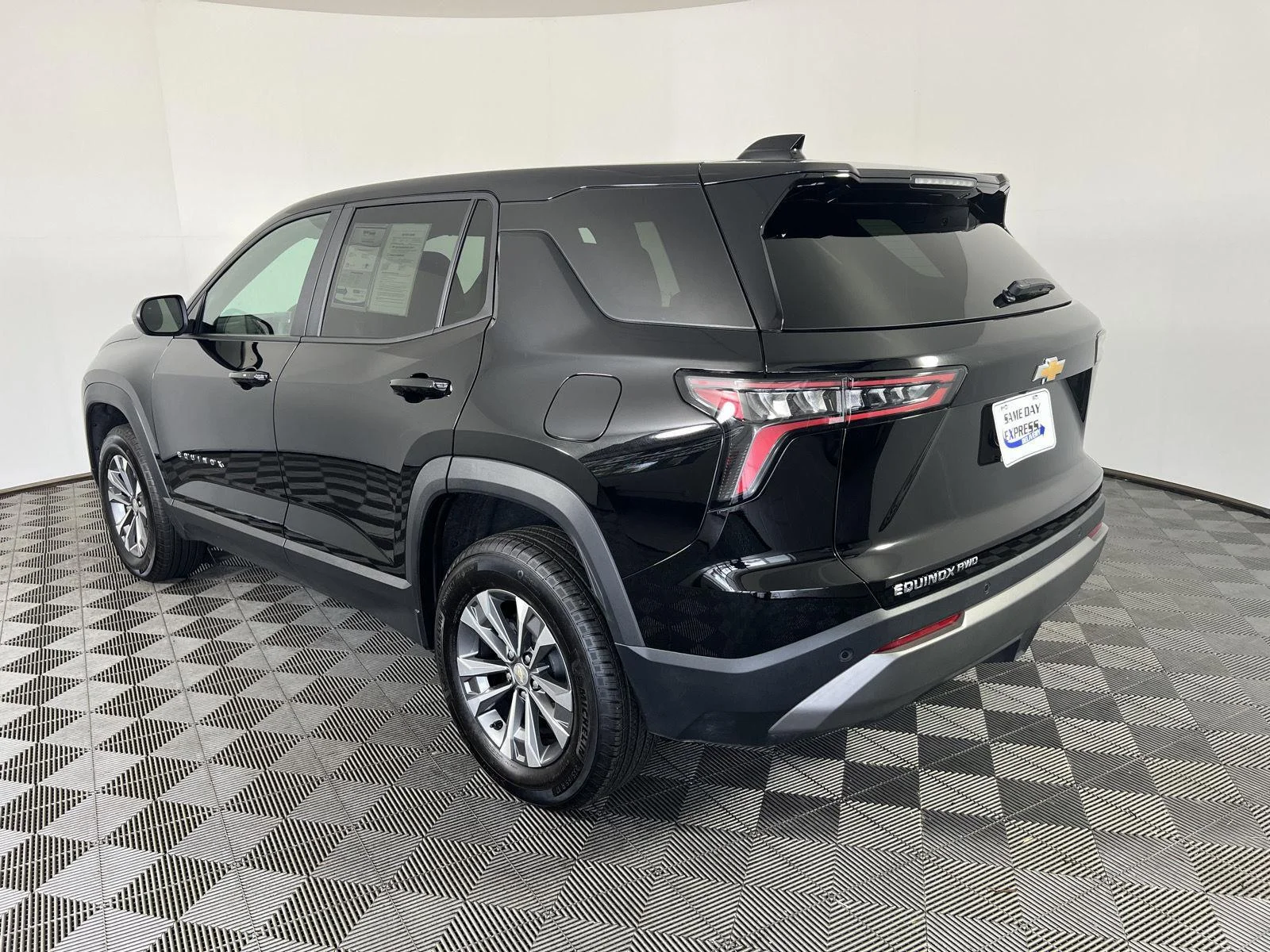 Used 2026 Mosaic Black Metallic Chevrolet AWD LT image 25