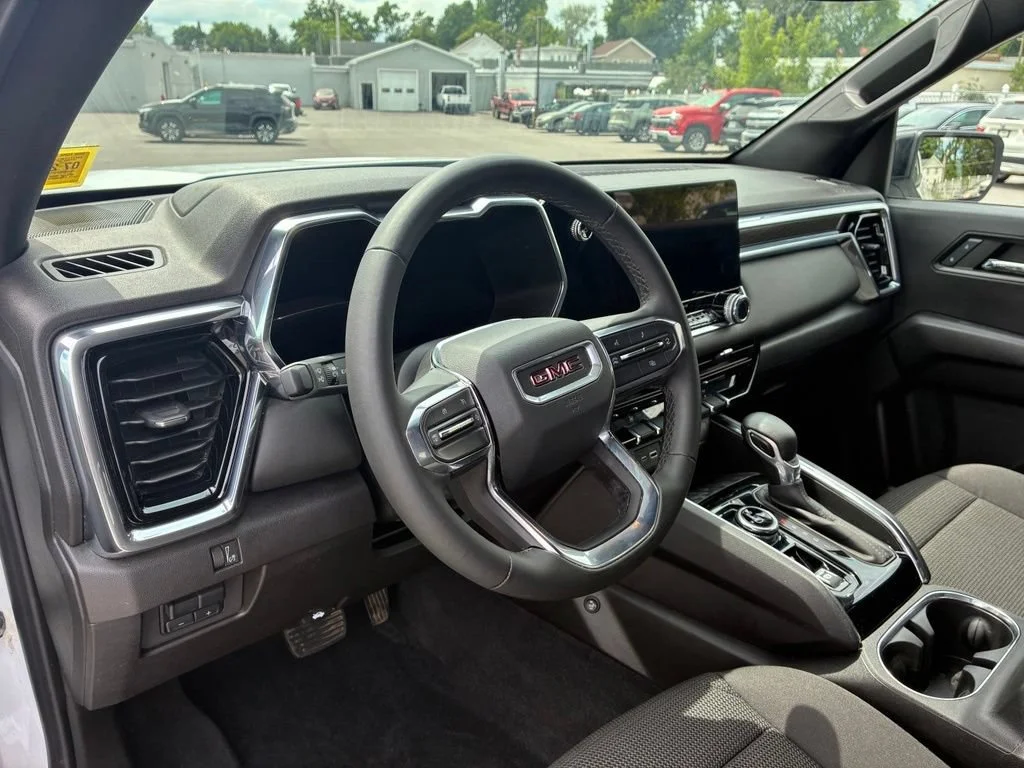 Used 2024 Summit White GMC Elevation image 28