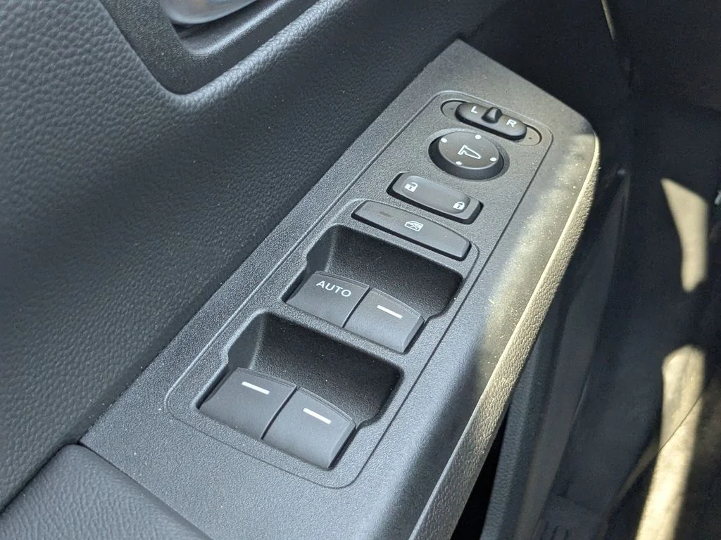 Used 2024  Honda LX image 24