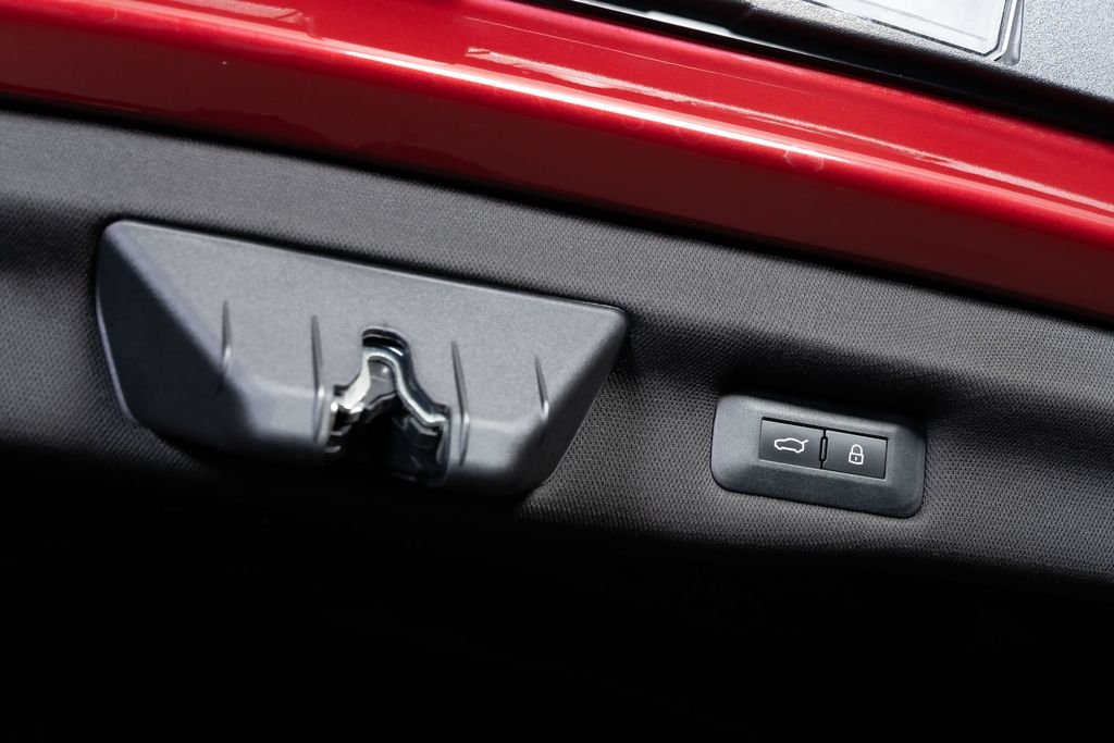 Used 2025 Red Ferrari  image 18