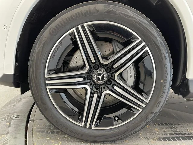 New 2027 White Mercedes-Benz GLC 300 image 10