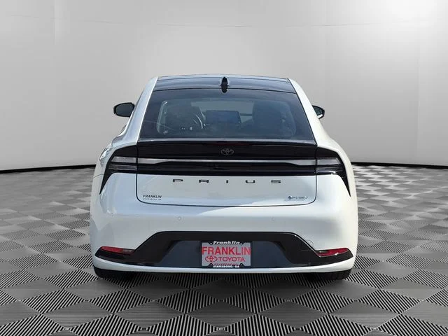 New 2026 Wind Chill Pearl <sup>1</sup> Toyota  XSE Premium image 4